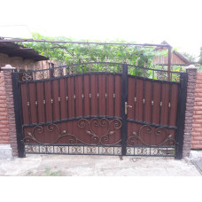 Ворота розпашні з ковкою та профнастилом