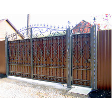 Ворота із профнастилу з елементами кування