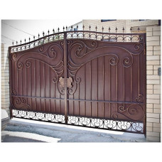 Зварні ворота з металевого листа з ковкою