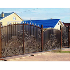 Ковані ворота та хвіртка з полікарбонатом "Тебайс"