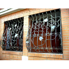Дуті невеликі ковані ґрати на віконця