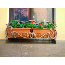 Квітниця на вікно з ковкою №5