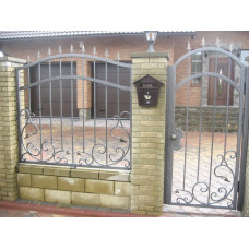 Кована хвіртка економ класу