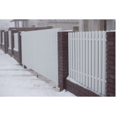 Розпашні ворота з євроштакетника G8