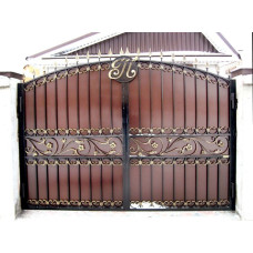 Розпашні Ворота з Кованими Елементами