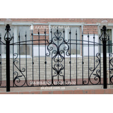 Паркан із елементами кування F8